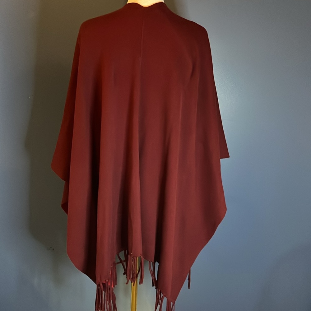 Chicos one size sweater poncho with fringe, plum outside, raspberry inside, warm - Picture 3 of 9
